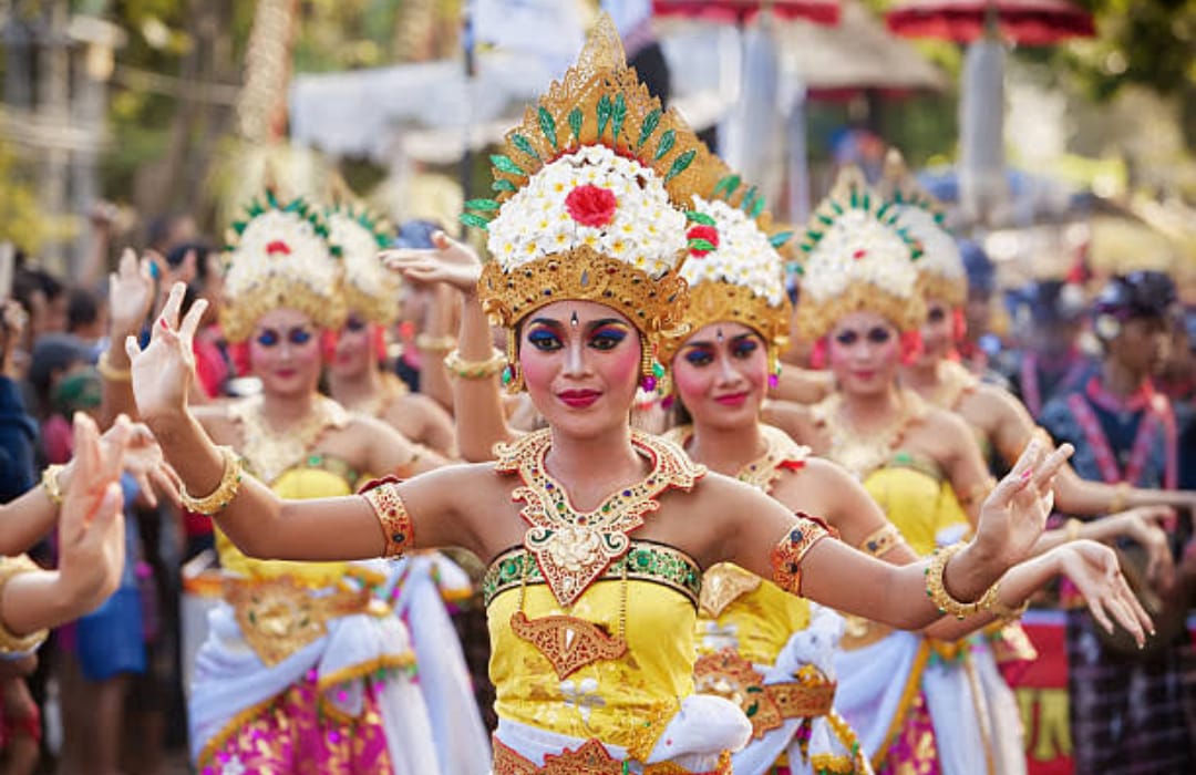 Foto: Kesenian Bali, Tari Sekar Jepun (Sumber: iStock).