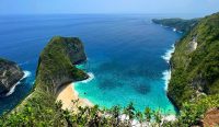 Foto: salah satu destinasi wisata di Nusa Penida. Sumber:Freepik.