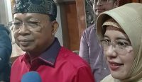 Foto: Gubernur Bali Wayan Koster bersama Kepala BPS Nasional Amalia Ardininggar Widyasanti di Kantor Gubernur Bali, usai pengukuhan Kepala BPS Provinsi Bali. Sumber: Yulius N/wacanabali.com