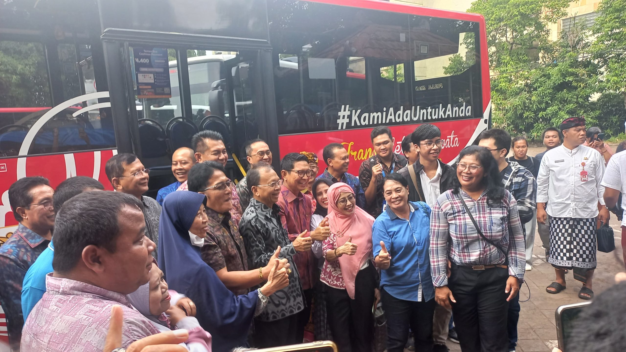 Foto: Momen uji coba pengoperasian TMD di GOR Ngurah Rai, Denpasar, Jumat (18/4/25). Sumber: Komang Ari/Wacana Bali.