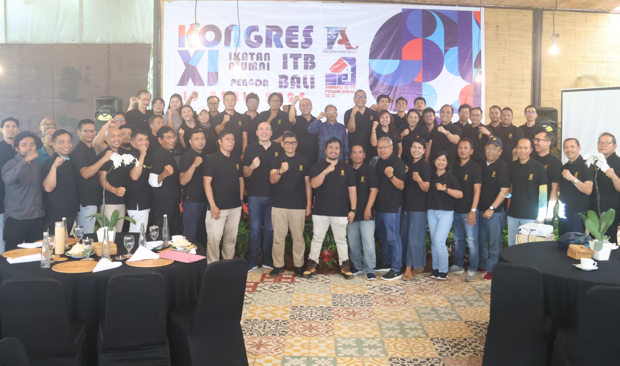 Foto: Gubernur Bali Wayan Koster bersama Ikatan Alumni Institut Teknologi Bandung (ITB) di Bali. Sumber: Ist.