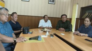Foto: Pihak Partai Golkar Bali saat menyatakan penundaan Musda kepada awak media di Denpasar, Rabu (21/5/25). Sumber: Komang Ari/Wacana Bali.