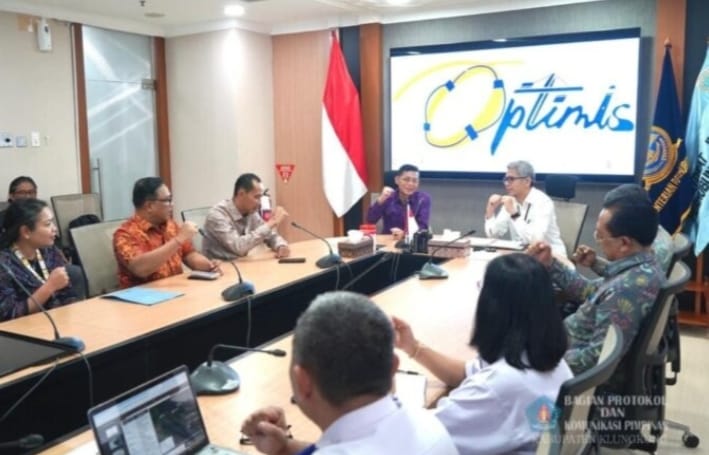 Foto: Bupati Satria serta Wabup Tjokorda Surya, Sekda Anak Agung Lesmana, serta jajaran OPD saat safari kerja ke sejumlah kementerian strategis di Jakarta, Kamis (8/5/2025).