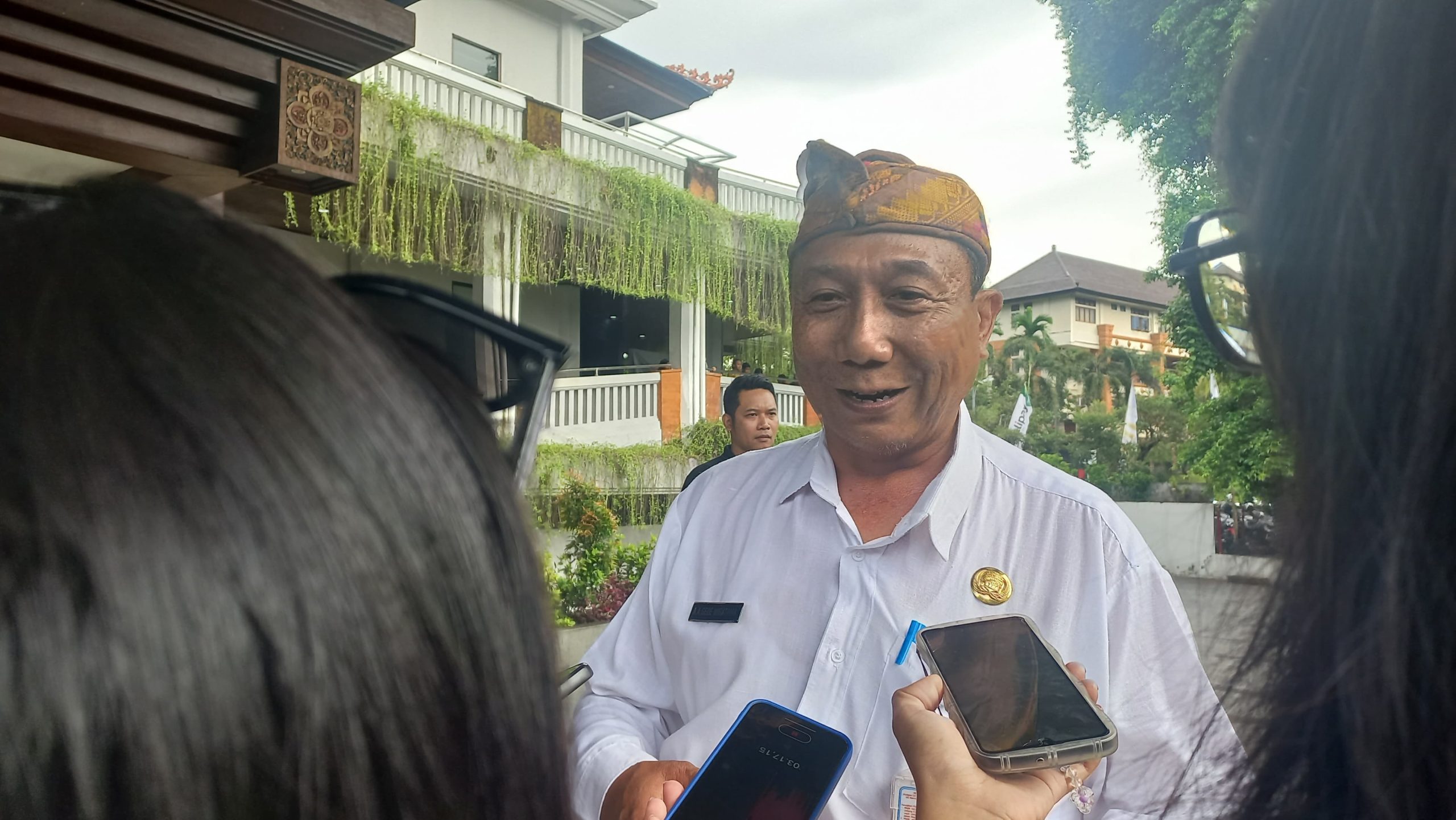 Kepala Dinas Pendidikan Kepemudaan dan Olahraga (Disdikpora) Kota Denpasar, Anak Agung Gede Wiratama. Sumber: Komang Ari/Wacana Bali.