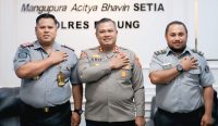 Kapolres Badung AKBP M. Arif Batubara (kedua dari kiri) menerima audiensi Kalapas Kelas IIA Kerobokan Hudi Ismono (kedua dari kanan) bersama jajaran Lapas dan Lapas Perempuan Kerobokan, di Mapolres Badung, Senin (16/6/2025). Pertemuan membahas integrasi sistem pengawasan berbasis teknologi barcode untuk penguatan keamanan lintas sektor.