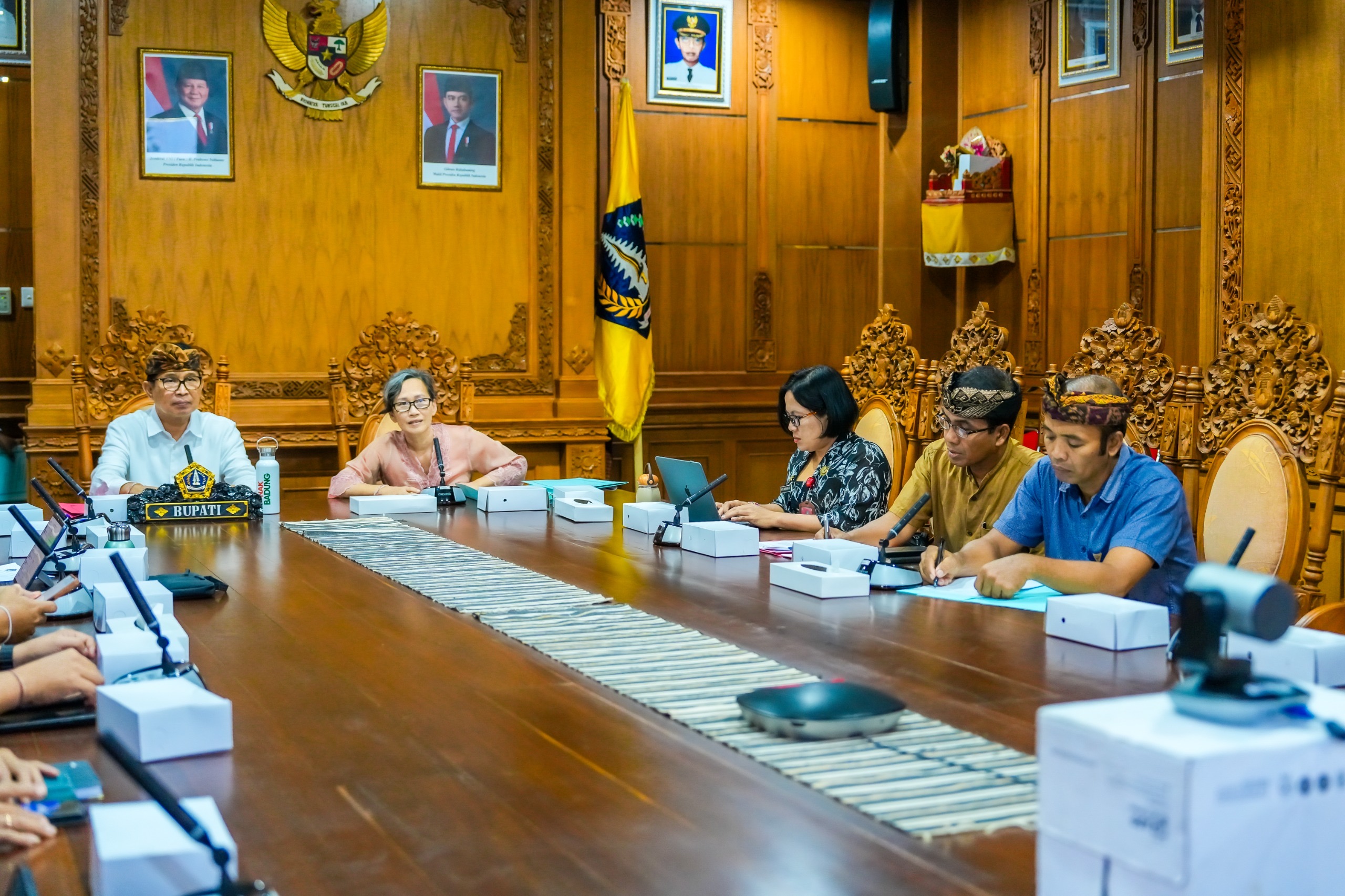 Bupati Wayan Adi Arnawa menjalin komunikasi diplomatik melalui pertemuan virtual bersama Pemerintah Kota Fujisawa, Jepang di Ruang Rapat Bupati Badung, Kamis (12/6).