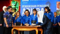 Pengukuhan DPD APJI Bali Periode 2025-2029 di Gedung Kertha Sabha, Denpasar, Minggu (15/6/2025). Foto: dok/Pemprov Bali