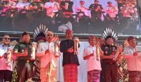 Foto: Gubernur Bali Wayan Koster, Kajati Bali, Ketua DPRD Bali dan Forkopimda Bali saat meresmikan Bale Kertha Adhyaksa. Sumber: Yulius N/wacanabali.com