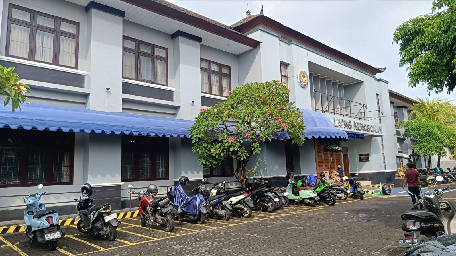 Foto: tampak depan Lapas Kerobokan. Sumber: Ist.