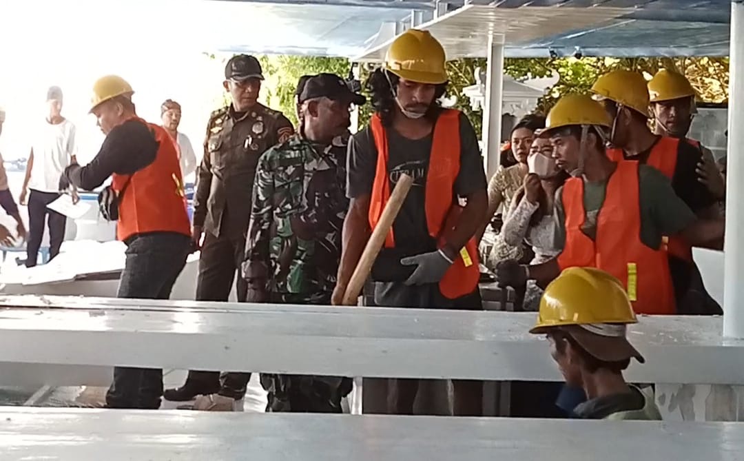 Foto: Situasi pembongkaran bangunan-bangunan ilegal di Pantai Bingin. Sumber: Ist.