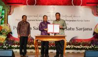 Foto: Pemprov Bali dan 28 PTN/PTS se-Bali teken PKS soal program satu keluarga satu sarjana. Sumber: Ist.