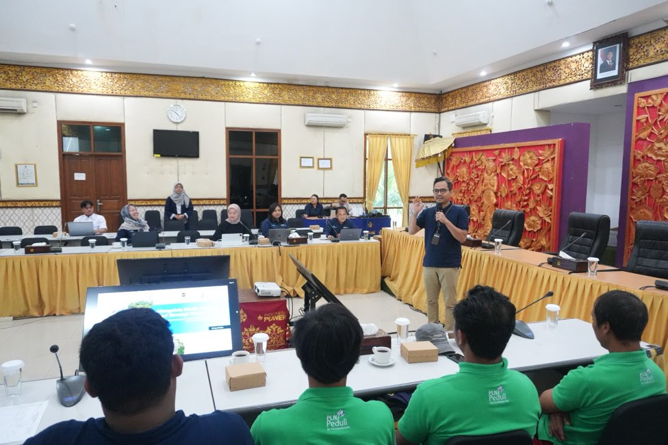 Foto: PT PLN Indonesia Power UBP Bali menggelar Workshop Pengelolaan Media Sosial dan Website bagi kelompok binaan pada Selasa (12/8/2025) di Ruang Rapat Jempiring, PLN Indonesia Power UBP Bali. Sumber: dok/hms