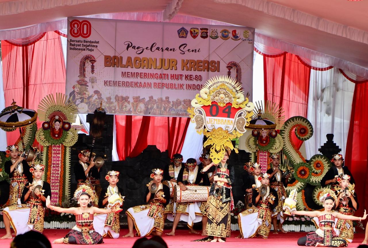 Foto: Gubernur Bali, Pangdam IX/Udayana, Kapolda Bali dalam kegiatan lomba Baleganjur HUT RI. Sumber: Ist.