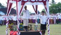 Bupati Klungkung I Made Satria memimpin Upacara Peringatan Hari Jadi ke-67 Provinsi Bali di Lapangan Pau, Kecamatan Banjarangkan, Kamis (14/8/2025), dengan peserta dari jajaran OPD Pemkab Klungkung, TNI/Polri, serta pelajar. Bupati Klungkung I Made Satria memimpin Upacara Peringatan Hari Jadi ke-67 Provinsi Bali di Lapangan Pau, Kecamatan Banjarangkan, Kamis (14/8/2025), dengan peserta dari jajaran OPD Pemkab Klungkung, TNI/Polri, serta pelajar.
