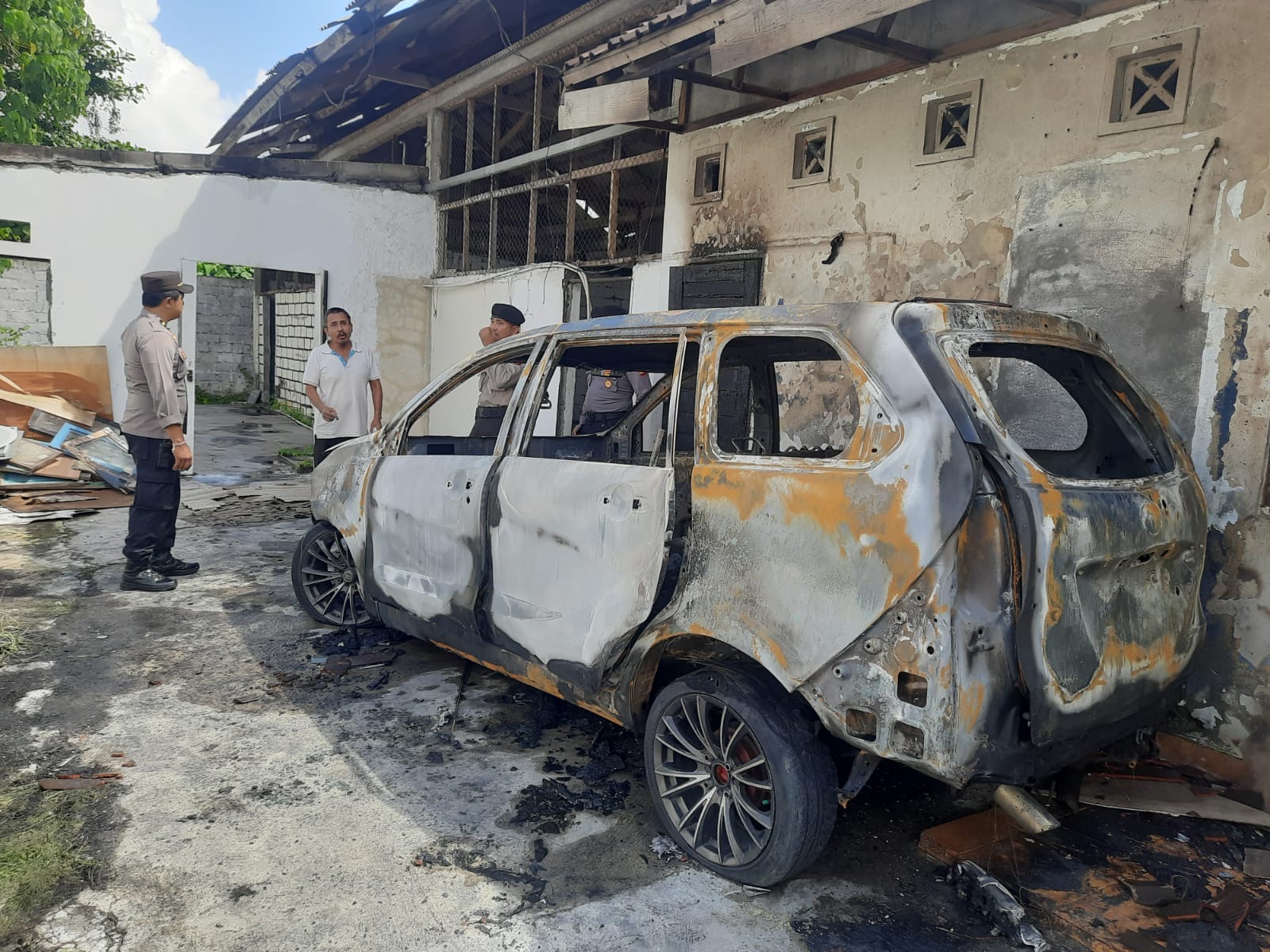 Foto: Kondisi terkini mobil yang dibakar WN Australia WJR. Sumber: dok/Polres Badung.