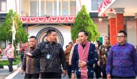 Irjen Kemenimipas Komjen Pol. Yan Sultra Indrajaya meninjau Lapas Kerobokan didampingi Kalapas Hudi Ismono dalam agenda penguatan kinerja dan apresiasi program kemandirian warga binaan.