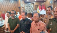 Foto: Menteri LH, Hanif Faizal Nurofiq, Gubernur Bali Wayan Koster bersama Walikota Denpasar, Bupati Badung serta Forkopimda se-Bali. Sumber: Yulius N/wacanabali.com