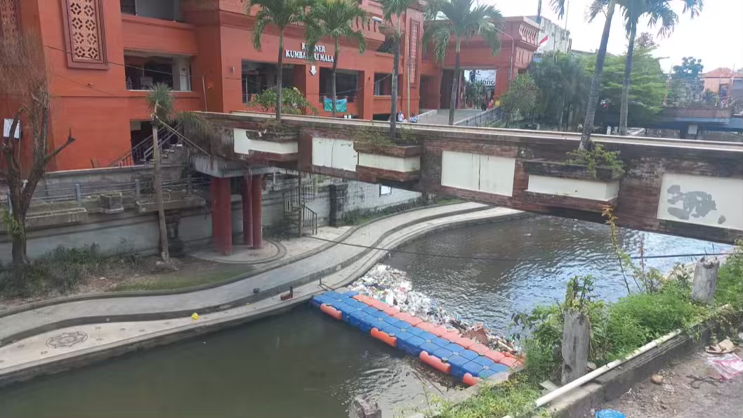 Foto: Tukad Badung, salah satu sungai yang dinormalisasi pascabanjir. Sumber: Komang Ari/Wacana Bali.