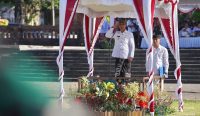 Bupati Klungkung I Made Satria memimpin Upacara Peringatan Hari Kesaktian Pancasila di Alun-Alun Ida Dewa Agung Jambe, Rabu (1/10).
