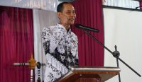 Wakil Bupati Klungkung, Tjokorda Gde Surya Putra saat memberikan sambutan usai acara pelantikan sebagai Ketua Persatuan Guru Republik Indonesia (PGRI) Kabupaten Klungkung masa bakti 2025–2030. Foto: dok/Pemkab Klungkung