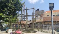 Foto: Proses pembuatan parkir bertingkat di Kawasan Pantai Bangsal, Sanur, Denpasar. Sumber: Komang Ari/Wacana Bali.
