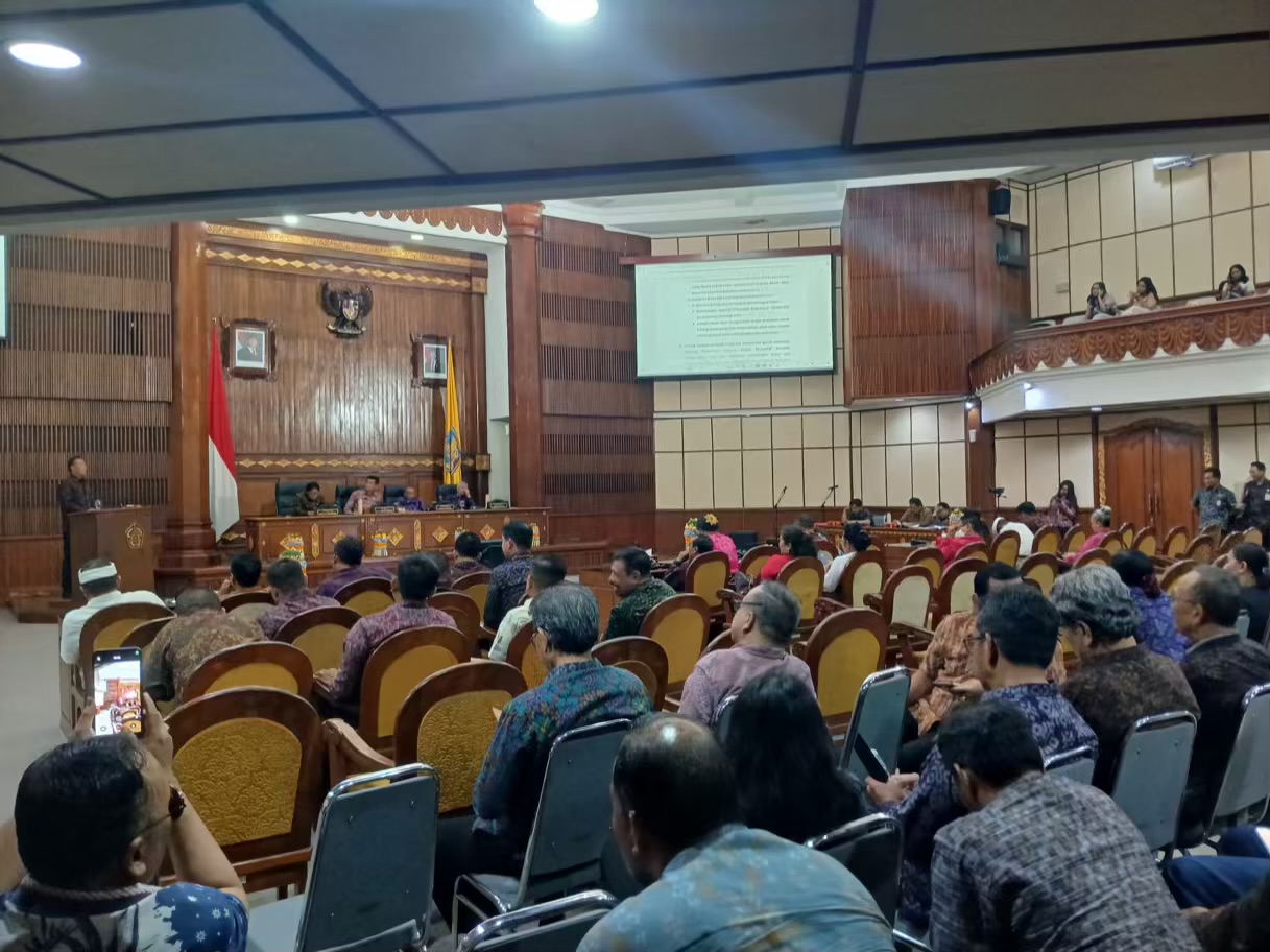 Foto: Sidang paripurna ke-7 DPRD Provinsi Bali. Sumber: Yulius N/wacanabali.com
