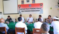 Rapat penyamaan persepsi pembangunan tanggul Sungai Candi Gara yang digelar di ruang rapat Satpol PP dan PMK Klungkung, Rabu (1/10/2025). Foto: dok/Pemkab Klungkung