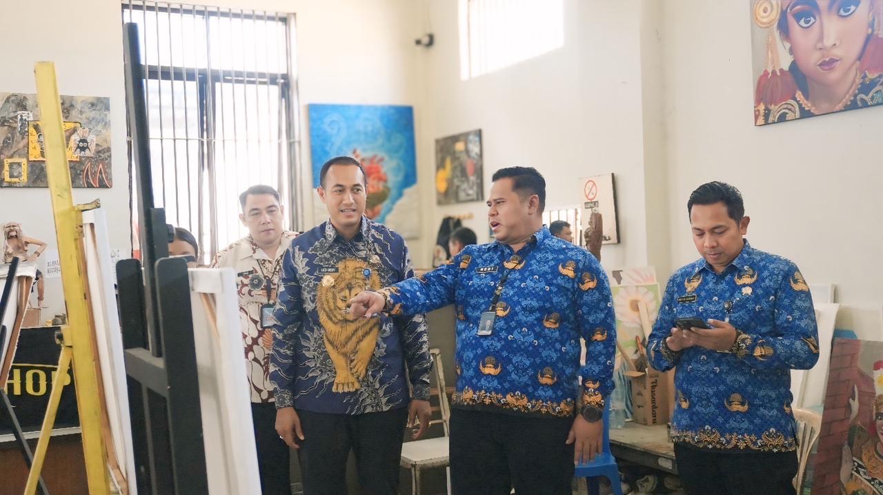 Foto: Kalapas Kelas IIA Kerobokan bersama Kepala BNN Kota Denpasar beserta jajarannya. Sumber: Ist.