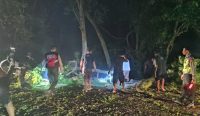 petugas gabungan evakuasi dahan patah yang menutup sebagian jalan Denpasar Gilimanuk, Rabu (22/10/25) sumber wacanabali/dika