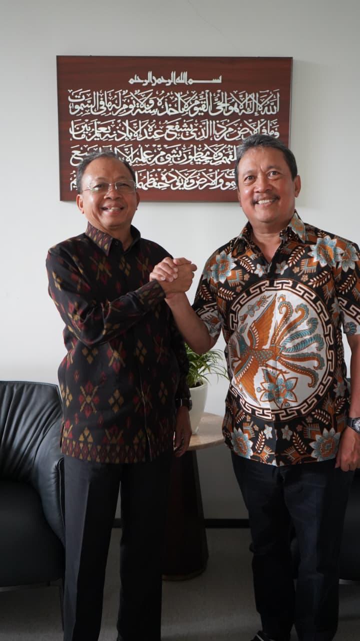 Foto: Gubernur Bali Wayan Koster bertemu Menteri Kelautan dan Perikanan RI Wahyu Sakti Trenggono di Jakarta.