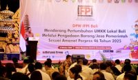 Foto: Sekda Bali, Dewa Indra saat membuka seminar pengadaan barang dan jasa. Sumber: Ist.