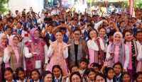 Istri Wakil Presiden RI, Selvi Ananda Gibran Rakabuming Raka bersama Solidaritas Perempuan Untuk Indonesia (Seruni) Kabinet Merah Putih mengunjungi SDN 5 Pedungan dan Pusat Daur Ulang (PDU) Kota Denpasar, Jumat (07/11/2025). Foto: dok/Pemkot Denpasar