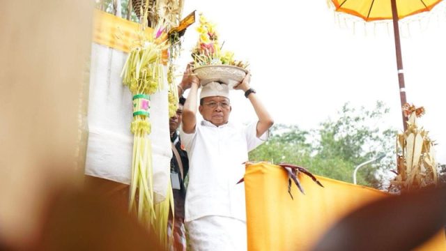 Gubernur Bali Wayan Koster.