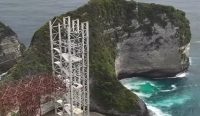 Foto: Proyek lift kaca di Kelingking Beach, Nusa Penida, Klungkung. Sumber: Ist.