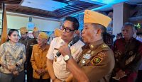 Foto: Wakil Wali Kota Denpasar I Kadek Agus Arya Wibawa saat membuka talase “Jendela Perjuangan Pahlawan” di Gedung Merdeka, Selasa (12/11/25). Sumber: Wacanabali.com