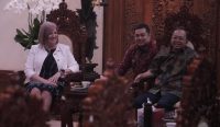 Pertemuan antara Gubernur Bali Wayan Koster dengan Hon Robyn Cahill OAM MLA, Menteri Perdagangan, Bisnis, dan Hubungan Asia dari Northern Territory, Australia, di Rumah Jabatan Jayasabha, Denpasar, Rabu (29/10/2025). Foto: dok/Pemprov Bali