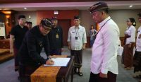 Pemerintah Kota Denpasar melantik enam pejabat pimpinan tinggi pratama (Eselon II) pada Kamis (27/11/25) di Gedung Sewaka Dharma, Lumintang.
