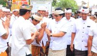 Wakil Gubernur Bali I Nyoman Giri Prasta menghadiri dan sembahyang dalam rangka Karya Agung Mamungkah, Tawur Pedanan, Mapadudusan Agung, Ngenteg Linggih, Ngusaba Desa lan Ngusaba Nini di Pura Desa lan Puseh, Desa Adat Keliki, Tegallalang, Gianyar, pada Kamis (13/11/2025).