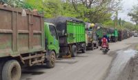 Foto: Truk pengangkut sampah ke TPA Suwung. Sumber: Ist.