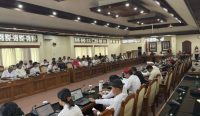 Foto: Pertemuan Pansus TRAP DPRD Bali dan 13 pemilik unit usaha di Jatiluwih. Sumber: Ist.