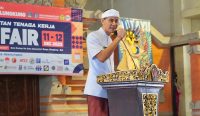 Wabup Klungkung Tjokorda Gde Surya Putra membuka Job Fair BKK SMKN 1 Klungkung Tahun 2025 di Balai Budaya Ida Dewa Agung Istri Kanya.