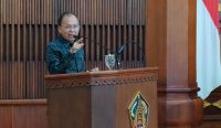 Foto: Gubernur Bali, Wayan Koster saat memberikan sambutan usai penetapan Raperda Penambahan Penyertaan modal daerah ke BPD Bali. Sumber: Ist.