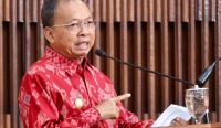 Gubernut Bali Wayan Koster saat sidang Paripurna DPRD Bali . Foto: dok/Pemprov Bali.