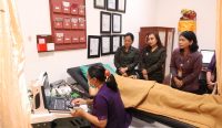 Foto: Pelaksanaan Gebyar IVA Test  yang diinisiasi Pemerintah Kota Denpasar melalui Dinas Kesehatan, bersama Yayasan Kanker Indonesia (YKI), yang digelar di Puskesmas Denpasar Timur I, Selasa (10/2/26). Sumber: Istimewa.