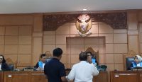 Foto: sidang lanjutan sengketa tanah warga Jembrana, Ni Wayan Dontri dan Kepala BPN Bali dengan agenda keterangan ahli di PTUN Denpasar, Rabu (25/2/2026). Sumber: Yulius N/wacanabali.com