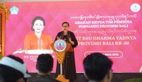 Ketua Tim Pembina Posyandu Provinsi Bali Ni Putu Putri Suastini Koster saat menghadiri HUT ke-39 Rumah Sakit Umum Dharma Yadnya, Minggu (15/3/2026).