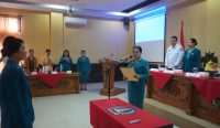 Ketua TP. PKK Kabupaten Badung, Nyonya Rasniathi Adi Arnawa, secara resmi melantik Nyonya Supadmi Darma Putra sebagai Ketua TP. PKK Kecamatan Petang di Gedung Giri Gosana, Kantor Camat Petang, Rabu (11/3).