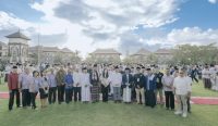 Bupati Wayan Adi Arnawa, menghadiri pelaksanaan Shalat Id di Lapangan Mangupraja Mandala, Puspem Badung, Sabtu (21/3).