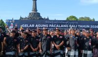 Foto: Pecalang se-Bali saat mengikuti Gelar Agung di Lapangan Puputan Margarana Niti Mandala Renon, Denpasar, Sabtu (7/3/2026). Sumber: Yulius N/wacanabali.com