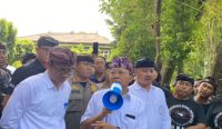 Foto: Gubernur Bali, Wayan Koster saat menerima Forum Perjuangan Driver Pariwisata Bali. Sumber: Ist.